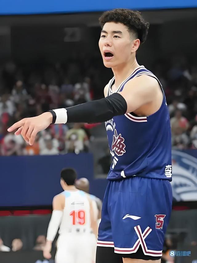 上海男篮击败湖北，迎来开门红